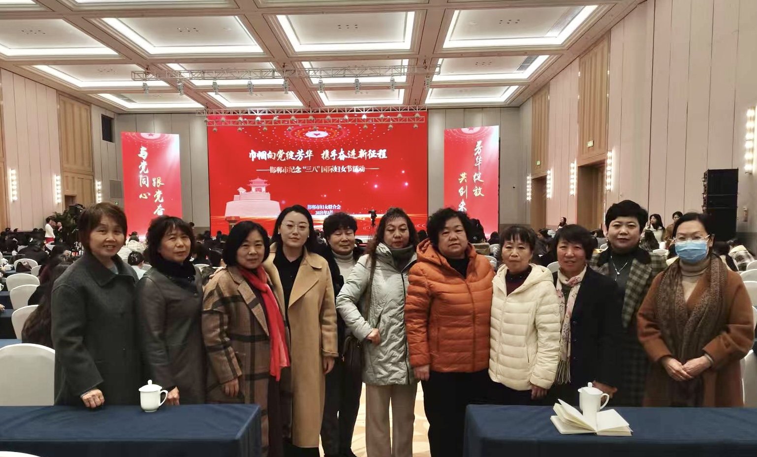 邯郸翻译协会十名女性会员参加全市纪念“三八“活动